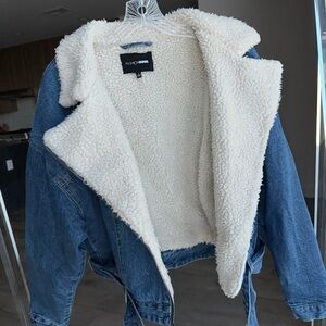 NEW FASHION NOVA Winter Sherpa Denim Jacket Medium Wash, Cozy Jacket